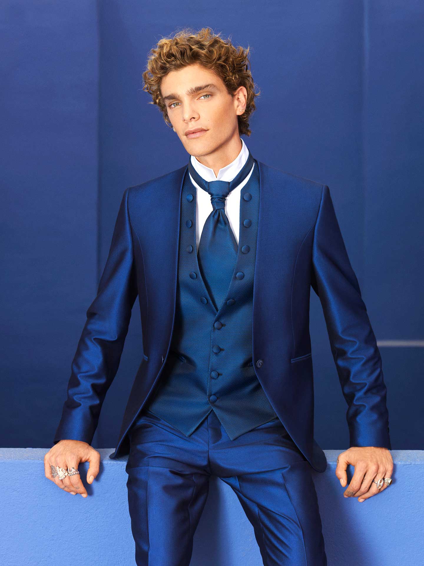 costume de mariage bleu