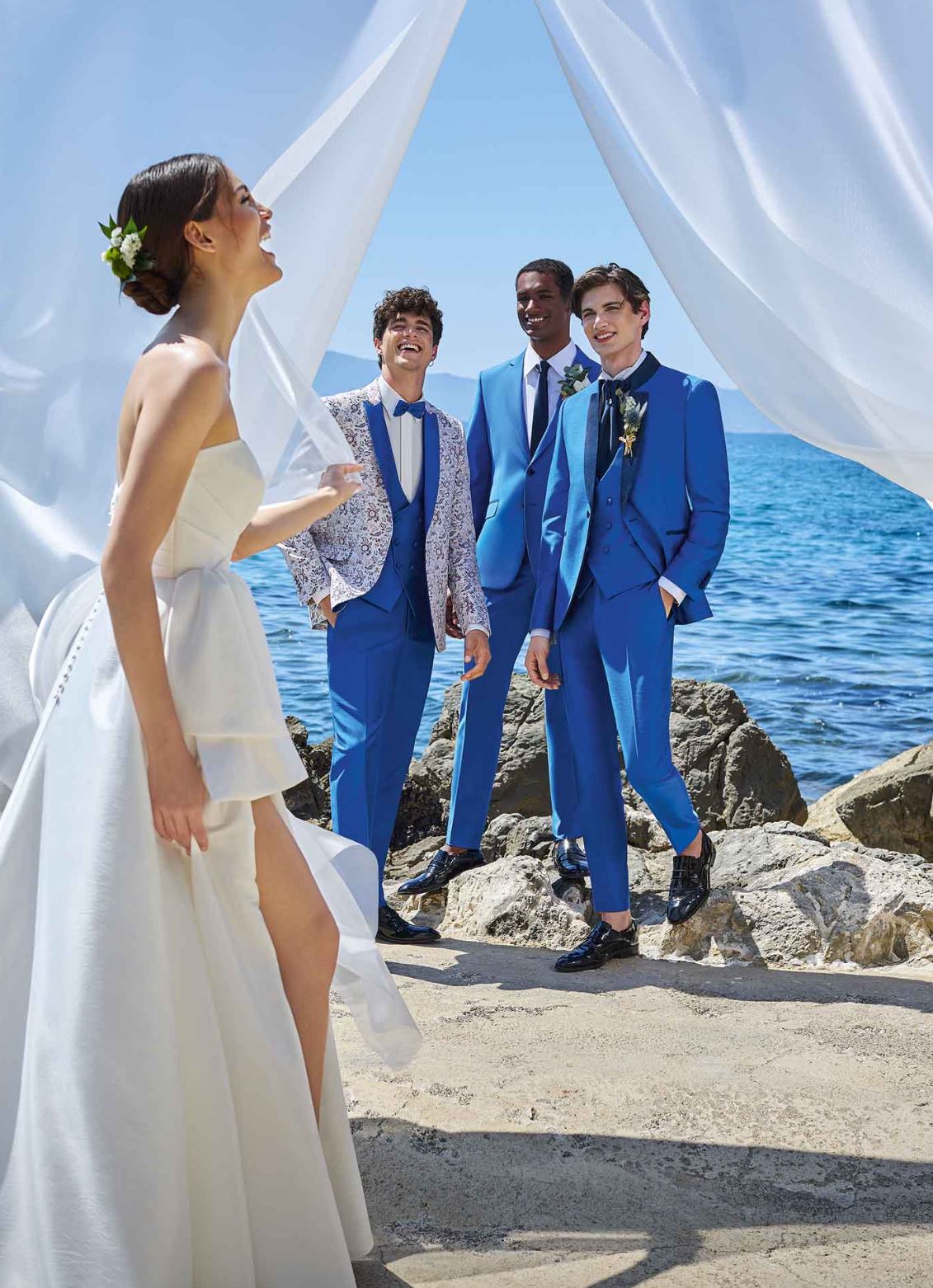 costume de mariage bleu ciel