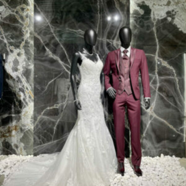 Costume de mariage bordeaux